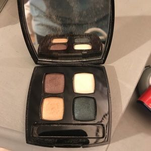 Chanel eyeshadow quad (reflets d’ombre)